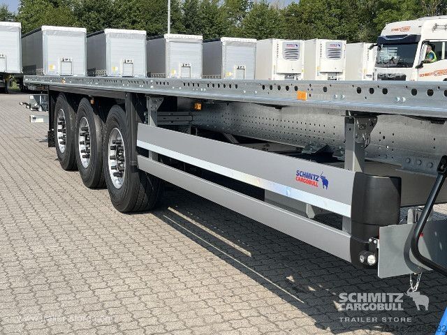 Polpriklopnik s ploščadjo Schmitz Cargobull Plateau Standard