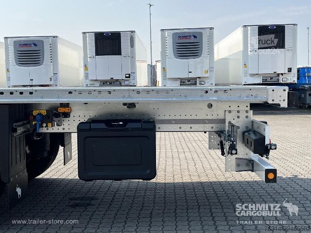 Polpriklopnik s ploščadjo Schmitz Cargobull Plateau Standard