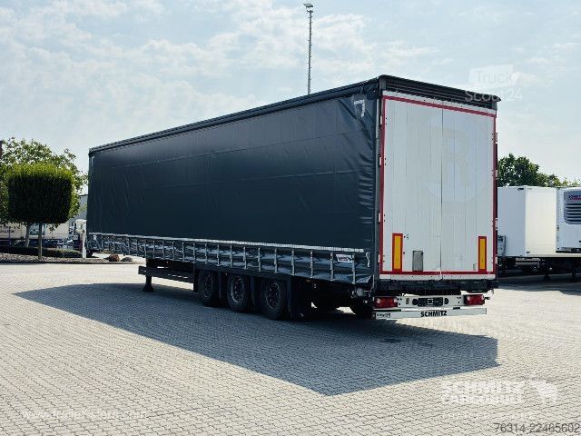 Atvērta puspiekabe ar tentu Schmitz Cargobull Curtainsider Mega Getränke