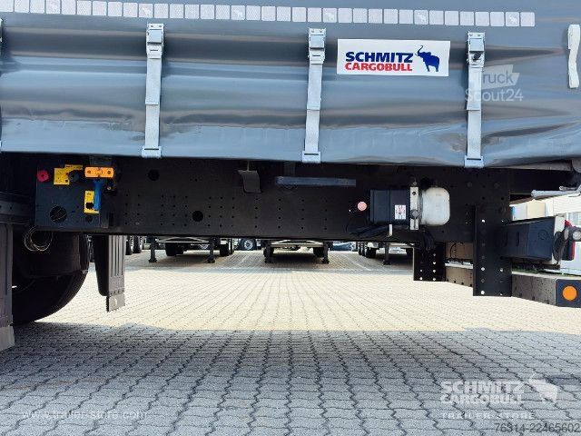 Atvērta puspiekabe ar tentu Schmitz Cargobull Curtainsider Mega Getränke