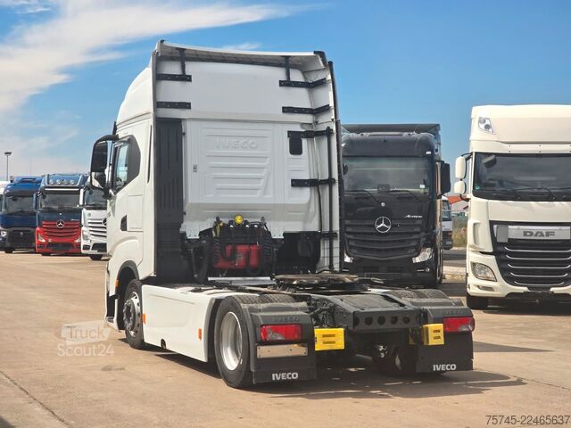 Standardowy ciągnik siodłowy IVECO S-WAY 530 * RETARDER * 2 X TANK * ACC * WENIG KM