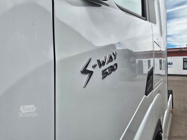 Standardowy ciągnik siodłowy IVECO S-WAY 530 * RETARDER * 2 X TANK * ACC * WENIG KM
