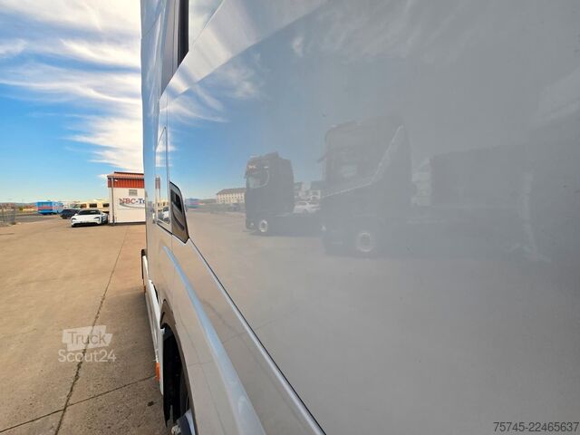 Standardowy ciągnik siodłowy IVECO S-WAY 530 * RETARDER * 2 X TANK * ACC * WENIG KM