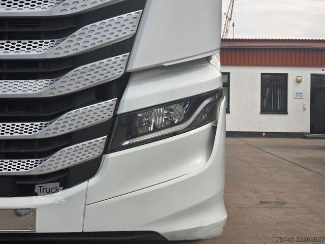 Standardowy ciągnik siodłowy IVECO S-WAY 530 * RETARDER * 2 X TANK * ACC * WENIG KM