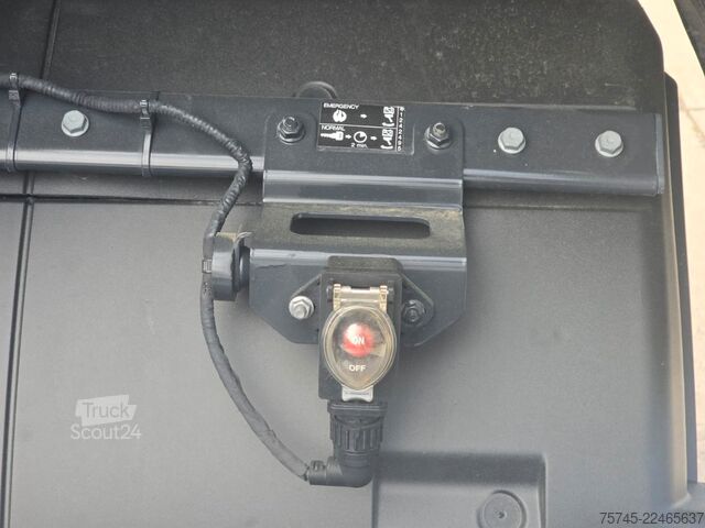 Standardowy ciągnik siodłowy IVECO S-WAY 530 * RETARDER * 2 X TANK * ACC * WENIG KM