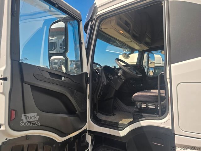 Standardowy ciągnik siodłowy IVECO S-WAY 530 * RETARDER * 2 X TANK * ACC * WENIG KM
