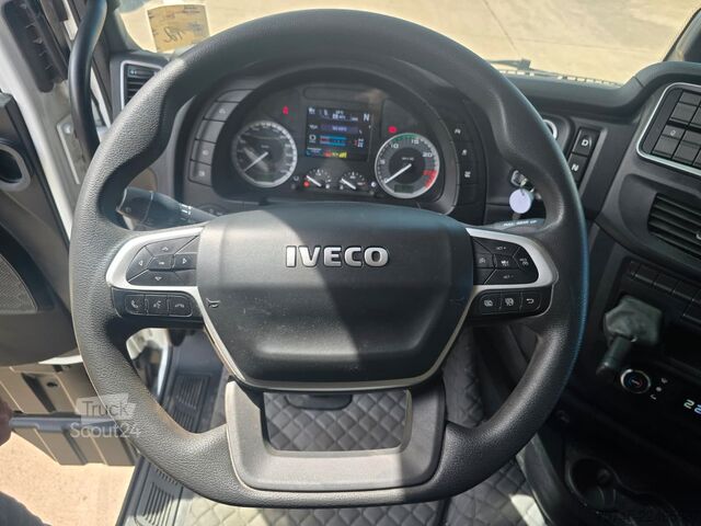 Standardowy ciągnik siodłowy IVECO S-WAY 530 * RETARDER * 2 X TANK * ACC * WENIG KM