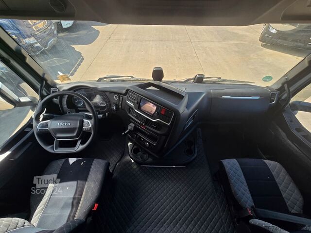 Standardowy ciągnik siodłowy IVECO S-WAY 530 * RETARDER * 2 X TANK * ACC * WENIG KM
