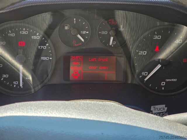 Vehicul de tractare IVECO DAILY 70C18 * SCHIEBEPLATEAU * KLIMA * SPURHALTE