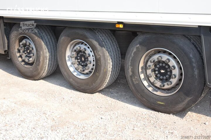 Hűtő félpótkocsi SCHMITZ CARGOBULL SKO FP 60 ThermoKing SLXi 300