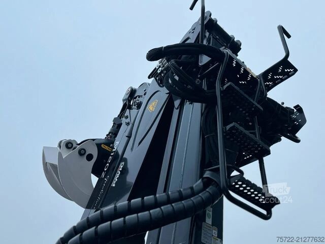 Transportator de lemn MAN TGS 26.520 6x4-4 BL Schemel Epsilon Kran