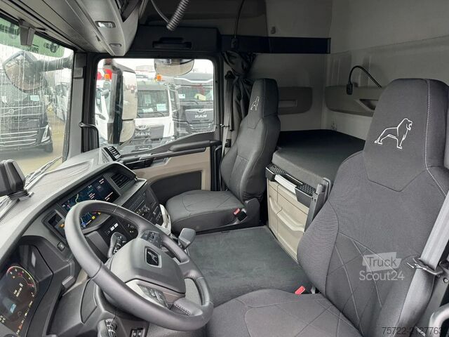 Transportator de lemn MAN TGS 26.520 6x4-4 BL Schemel Epsilon Kran