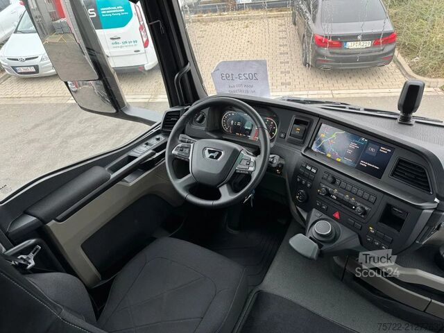 Transportator de lemn MAN TGS 26.520 6x4-4 BL Schemel Epsilon Kran