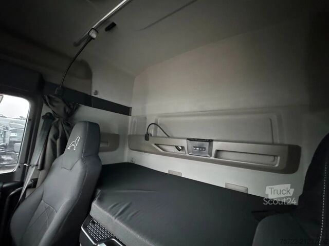 Transportator de lemn MAN TGS 26.520 6x4-4 BL Schemel Epsilon Kran