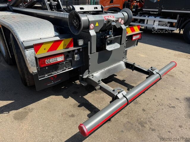 Koukkuvarsijärjestelmä Volvo FMX 500 8x4 TRIDEM HOOKLIFT + CRANE HMF 2320 K4...