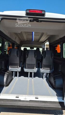 Magas tetős furgon PEUGEOT Boxer  Hochraum 9 Sitzer L3H2 verglast BlueHDi