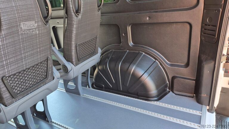 Magas tetős furgon PEUGEOT Boxer  Hochraum 9 Sitzer L3H2 verglast BlueHDi