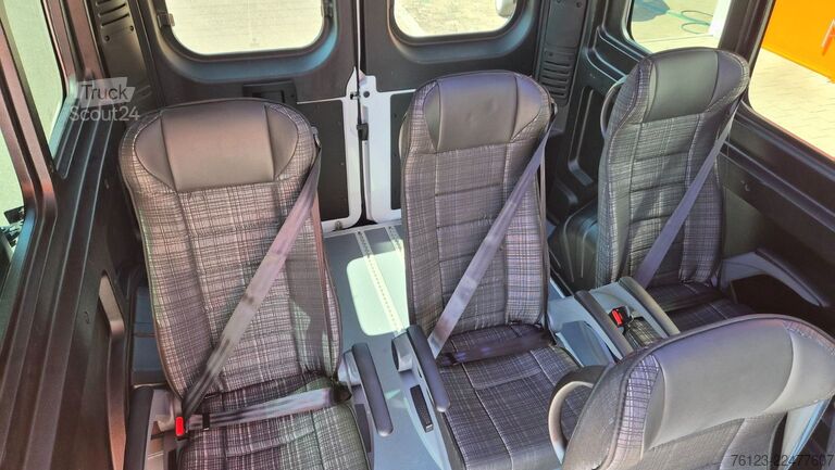 Magas tetős furgon PEUGEOT Boxer  Hochraum 9 Sitzer L3H2 verglast BlueHDi