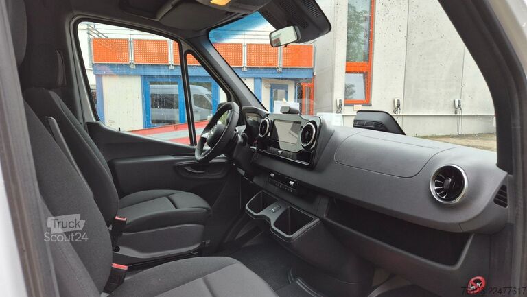 Kleinbus MERCEDES-BENZ Sprinter Lord Light 22 Sitzer Lagerfahrzeug Akti