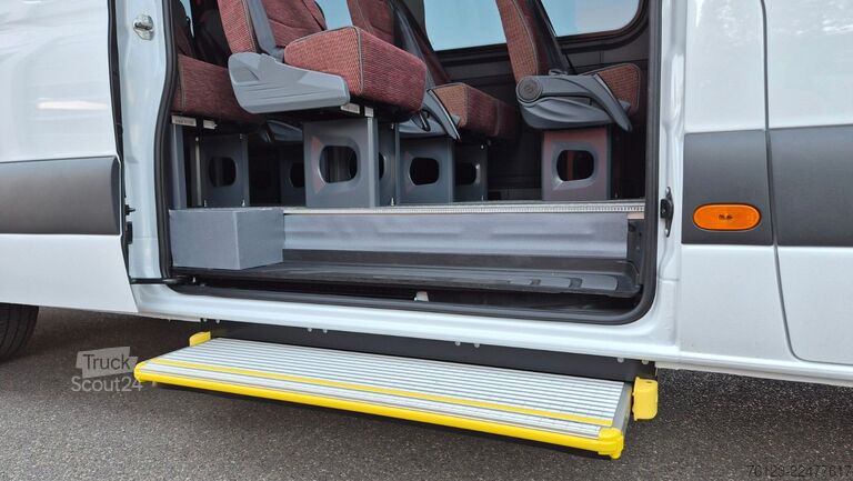 Kleinbus MERCEDES-BENZ Sprinter Lord Light 22 Sitzer Lagerfahrzeug Akti