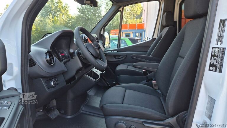 Kleinbus MERCEDES-BENZ Sprinter Lord Light 22 Sitzer Lagerfahrzeug Akti