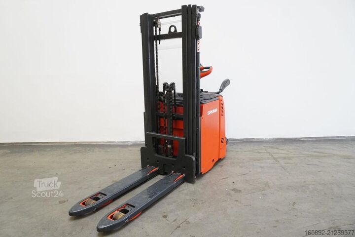 Hochhubwagen Linde D 14 AP 133