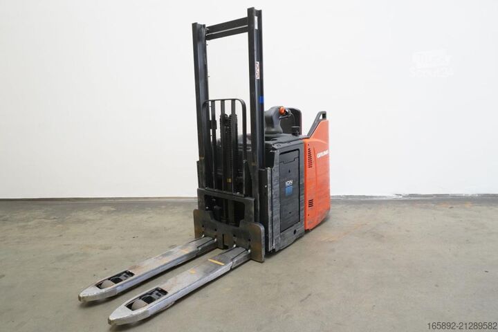 Hochhubwagen Linde D 12 SP ION 133