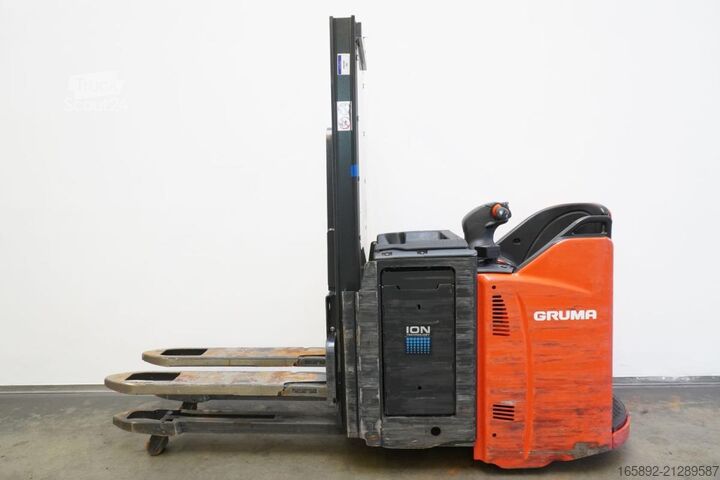 Hochhubwagen Linde D 12 SP ION 133