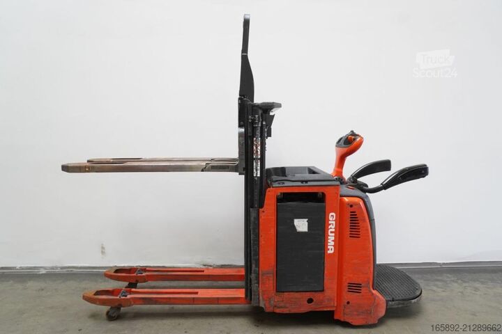 Hochhubwagen Linde D 12 HP AP 133