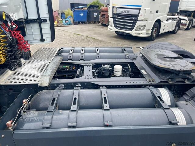 Štandard-SZM Iveco S-WAY 460 CNG,  RETARDER, ACC