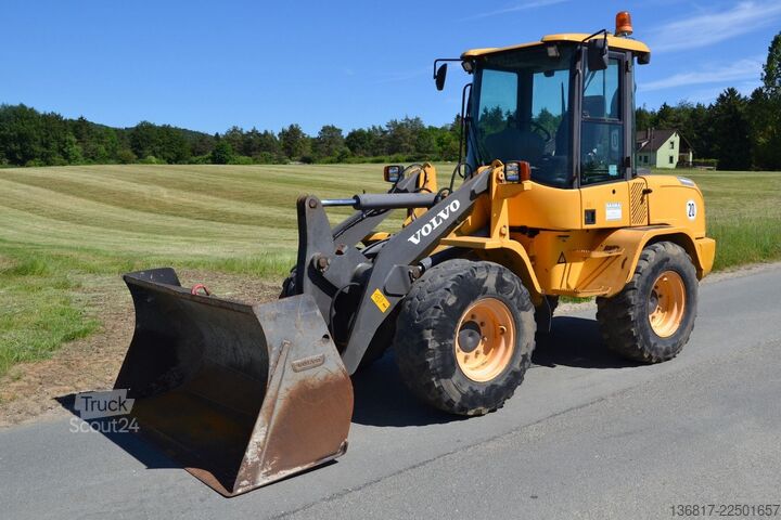 Utovarivač na točkovima VOLVO L 30 G Radlader / Schaufel + Gabel / hydr. SW