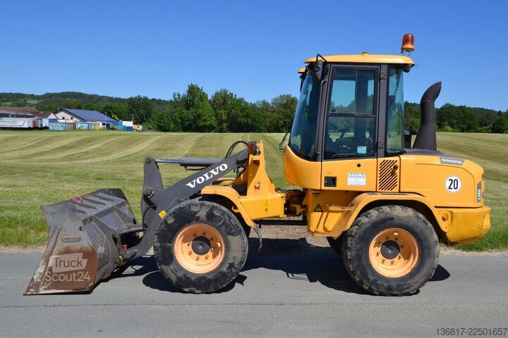 Utovarivač na točkovima VOLVO L 30 G Radlader / Schaufel + Gabel / hydr. SW