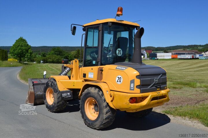 Utovarivač na točkovima VOLVO L 30 G Radlader / Schaufel + Gabel / hydr. SW