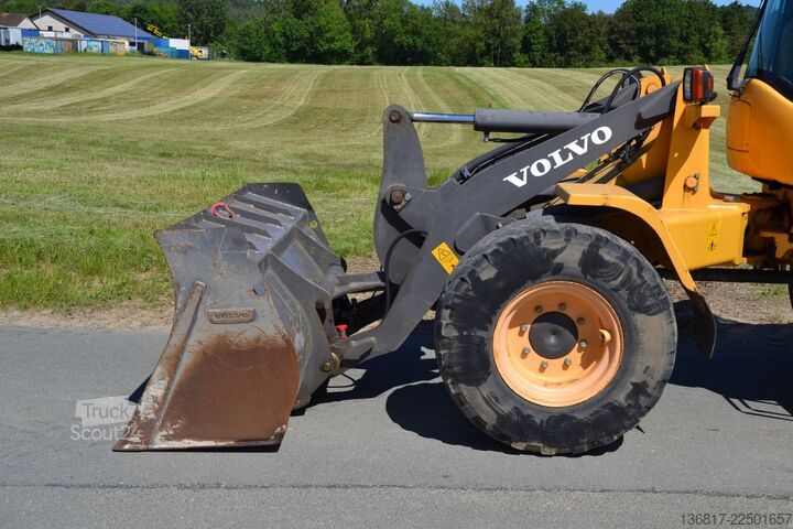 Utovarivač na točkovima VOLVO L 30 G Radlader / Schaufel + Gabel / hydr. SW