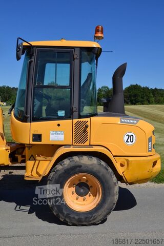 Utovarivač na točkovima VOLVO L 30 G Radlader / Schaufel + Gabel / hydr. SW