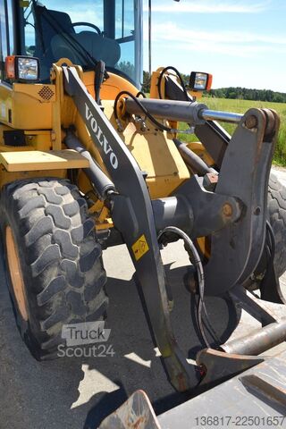 Utovarivač na točkovima VOLVO L 30 G Radlader / Schaufel + Gabel / hydr. SW