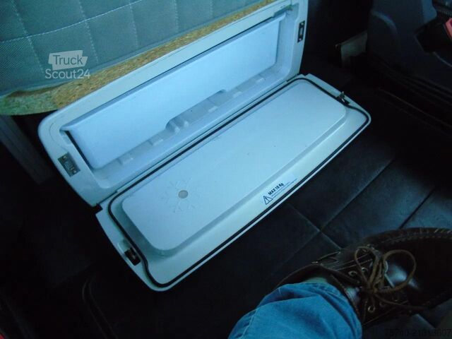 Tracteur standard Scania R 520 + ETADE + V8 + euro 6 + NICE TUCK