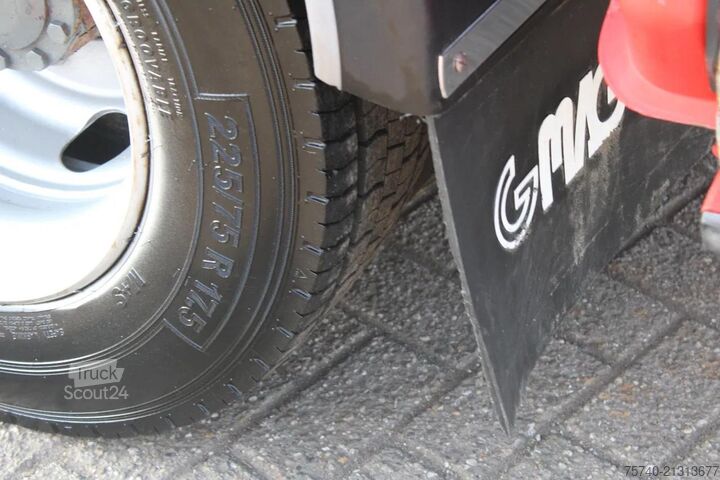 Camion-citerne Renault Midlum 250 + 2 COMP + 6180liter + euro 2 + manual