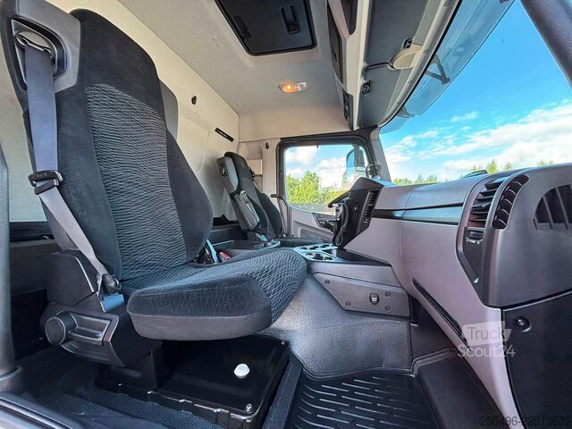 Transportavimas šaldytuve ir (arba) šaldiklyje Mercedes-Benz Antos 2532 6x2*4 MITSUBISHI TU85SA / BOX L=8539 mm