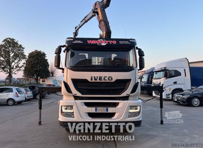 Autocamion cu macara Iveco 260S36