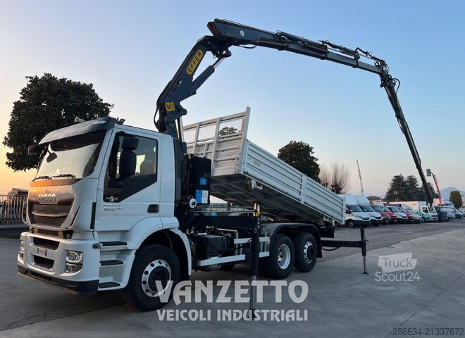 Autocamion cu macara Iveco 260S36