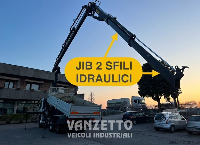 Autocamion cu macara Iveco 260S36