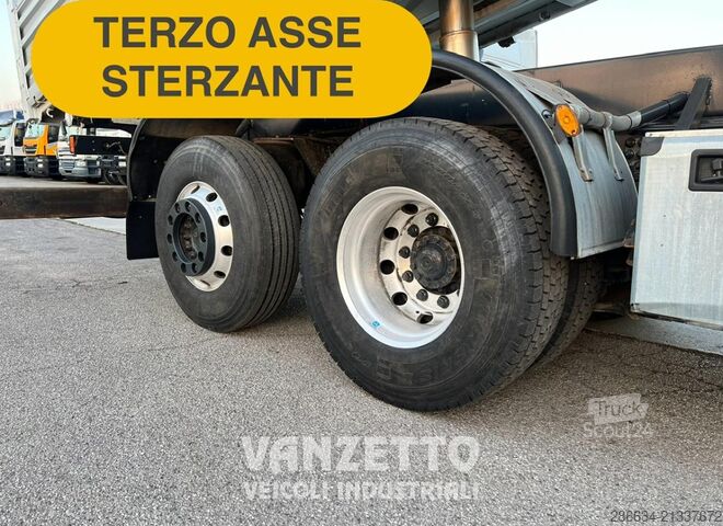 Autocamion cu macara Iveco 260S36