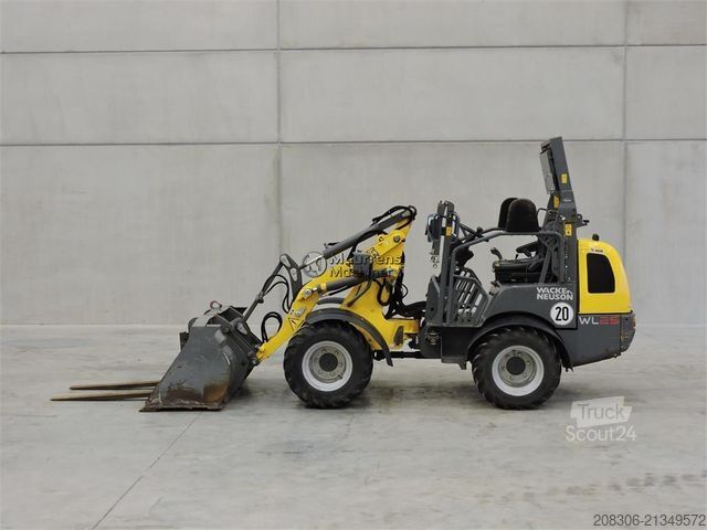 Kolový nakladač WACKER Neuson WL25 + Fork