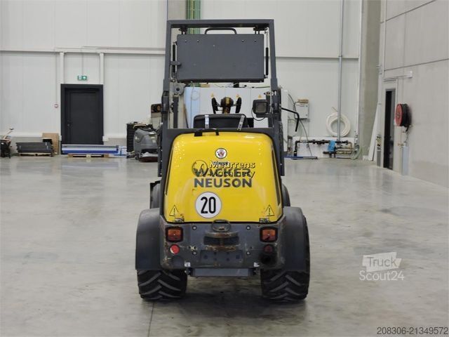 Kolový nakladač WACKER Neuson WL25 + Fork
