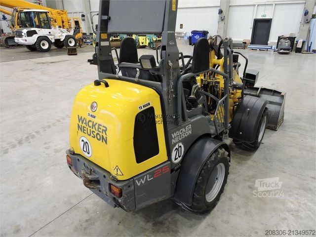 Kolový nakladač WACKER Neuson WL25 + Fork