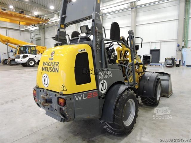 Kolový nakladač WACKER Neuson WL25 + Fork
