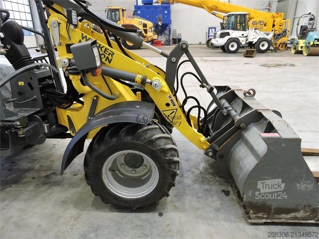 Kolový nakladač WACKER Neuson WL25 + Fork