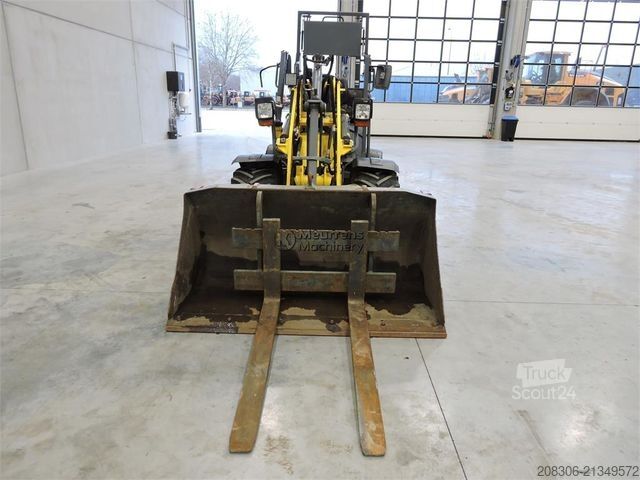 Kolový nakladač WACKER Neuson WL25 + Fork