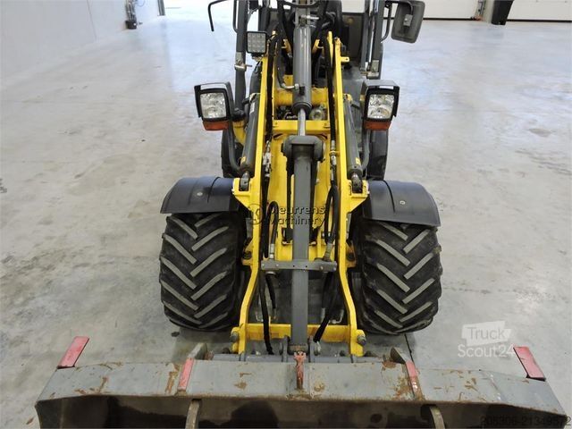Kolový nakladač WACKER Neuson WL25 + Fork